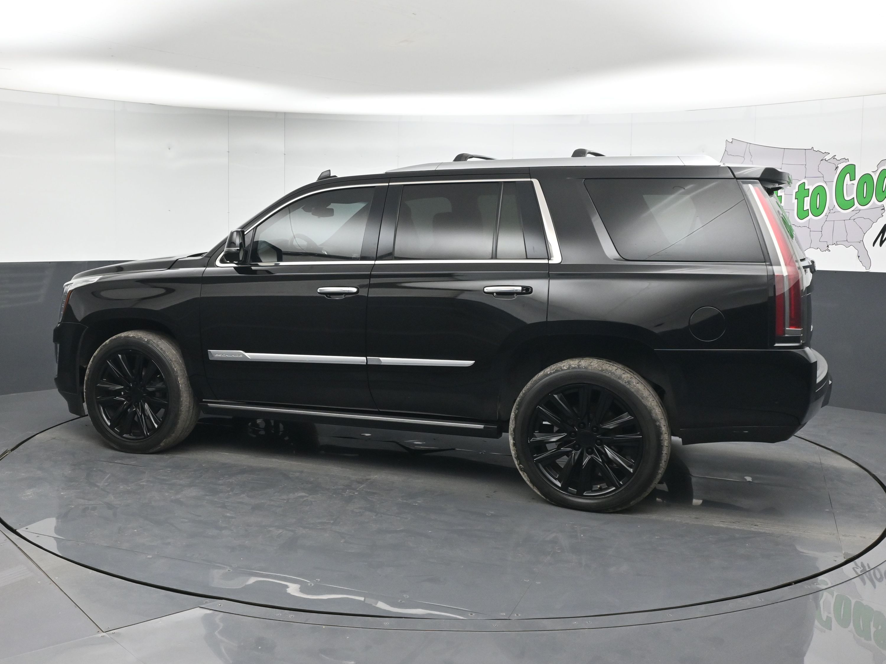 2017 Cadillac Escalade Platinum photo 4