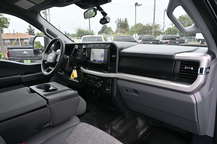 2024 Ford F-550 Chassis XLT