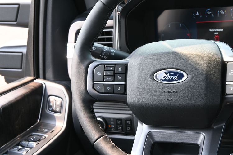 2026 Ford F-350 Super Duty LARIAT