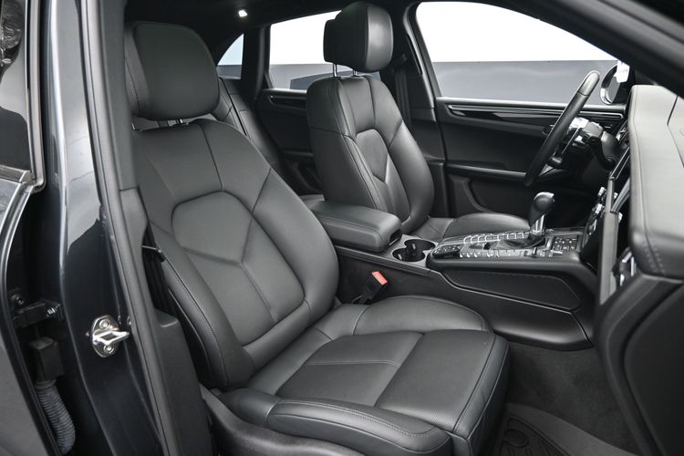 2020 Porsche Macan S