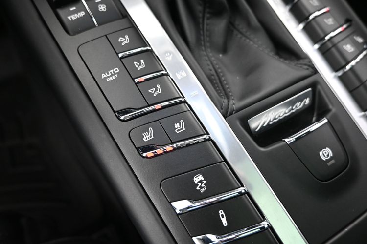 2020 Porsche Macan S