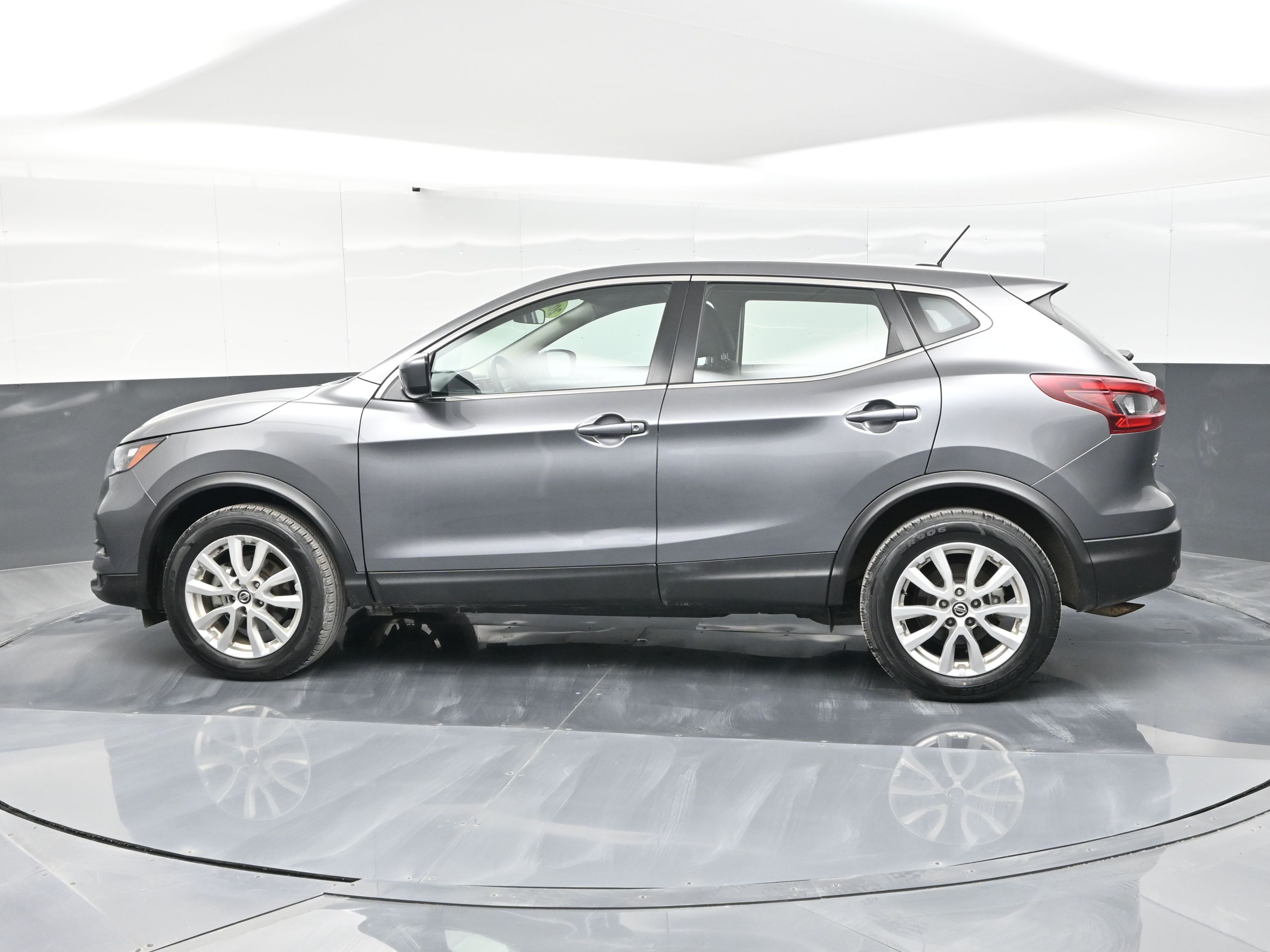 2021 Nissan Rogue Sport S - Photo 8