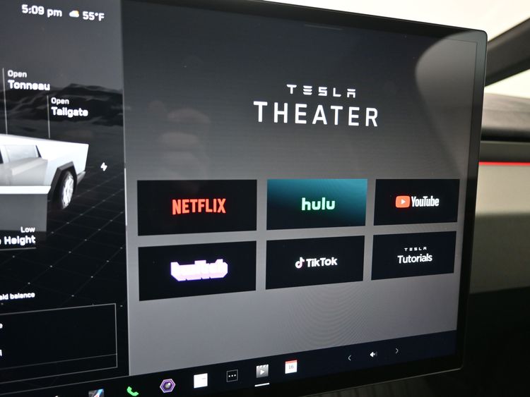 2024 Tesla Cybertruck Cyberbeast