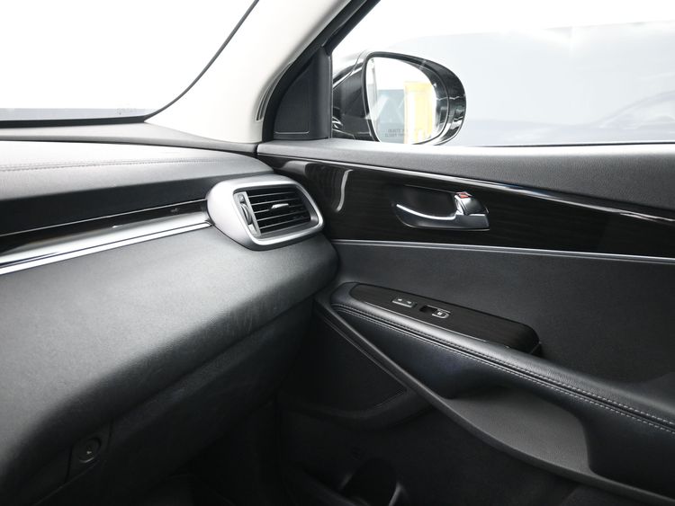 2020 Kia Sorento 3.3L LX