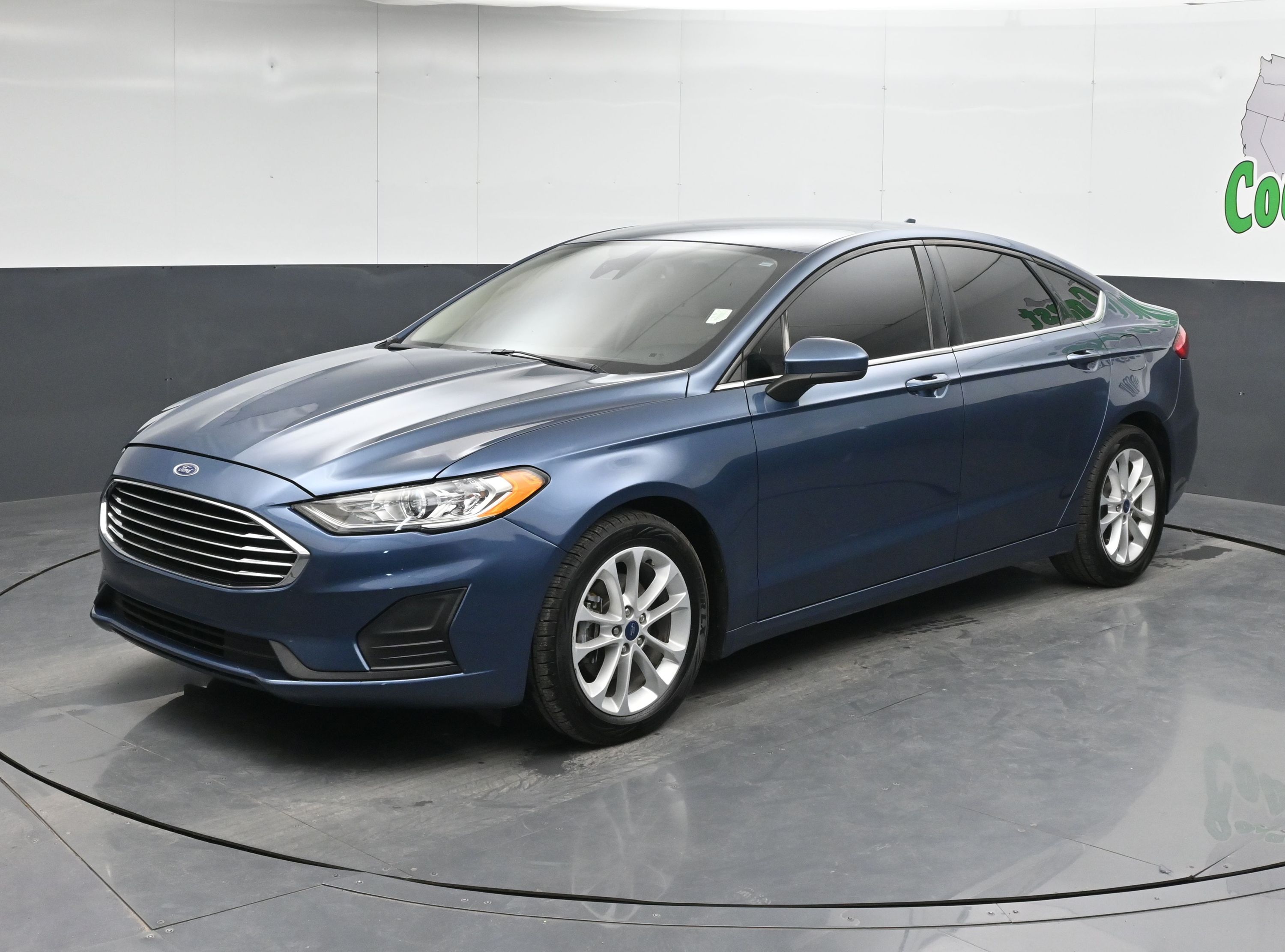 2019 Ford Fusion SE FWD's photo