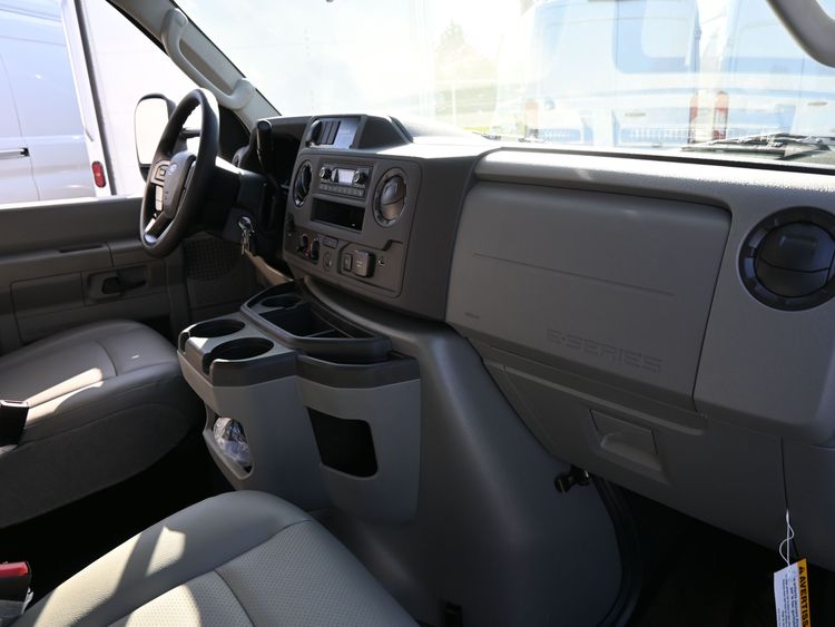 2025 Ford E-450 Cutaway 