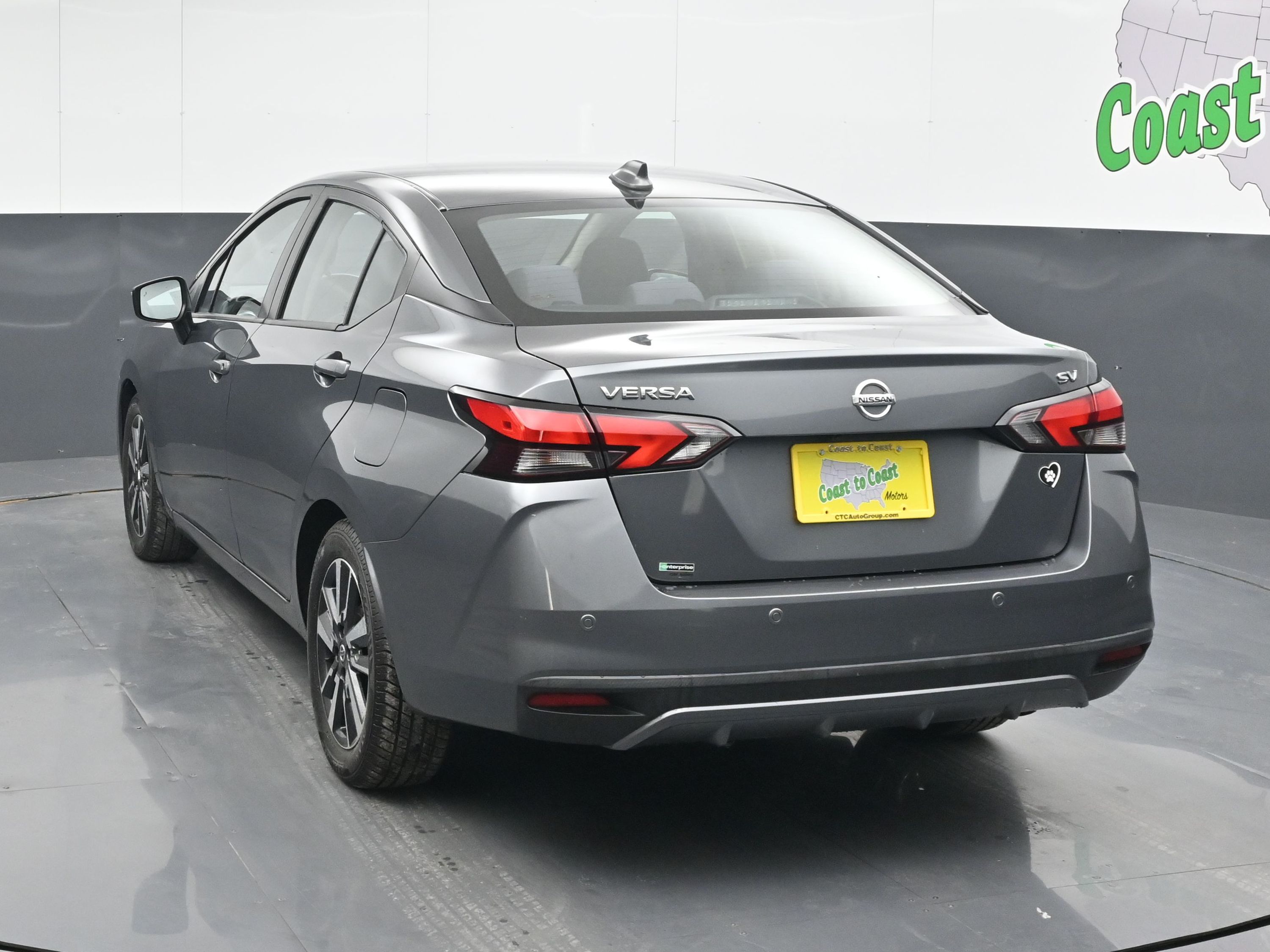 2021 Nissan Versa SV photo 4