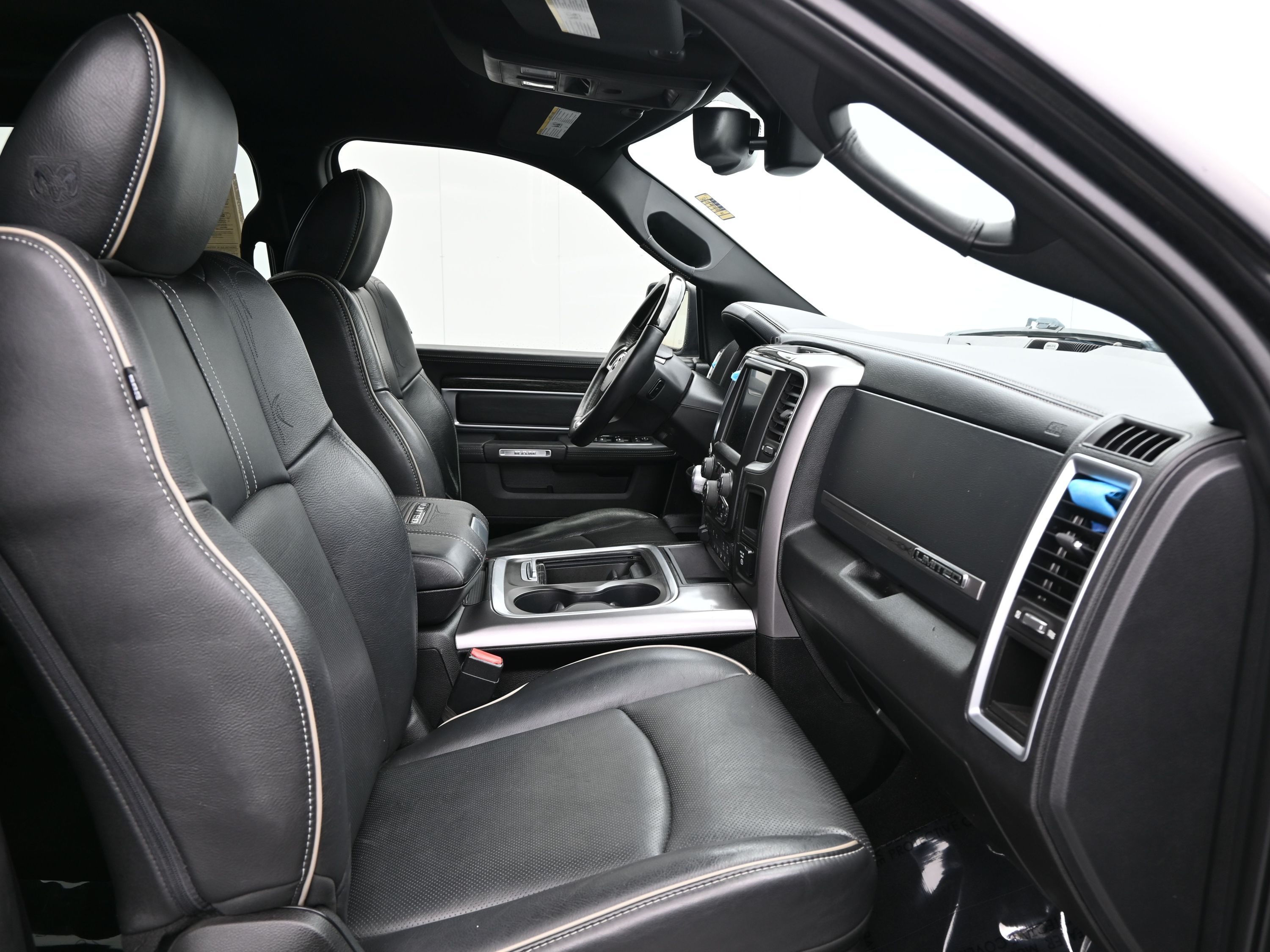 2017 Ram 1500 Longhorn photo 3