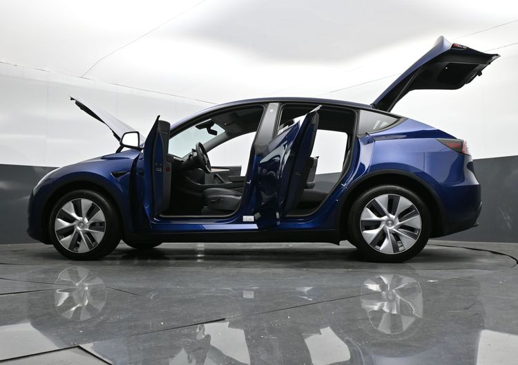 2023 Tesla Model Y Long Range Dual Motor All-Wheel Drive