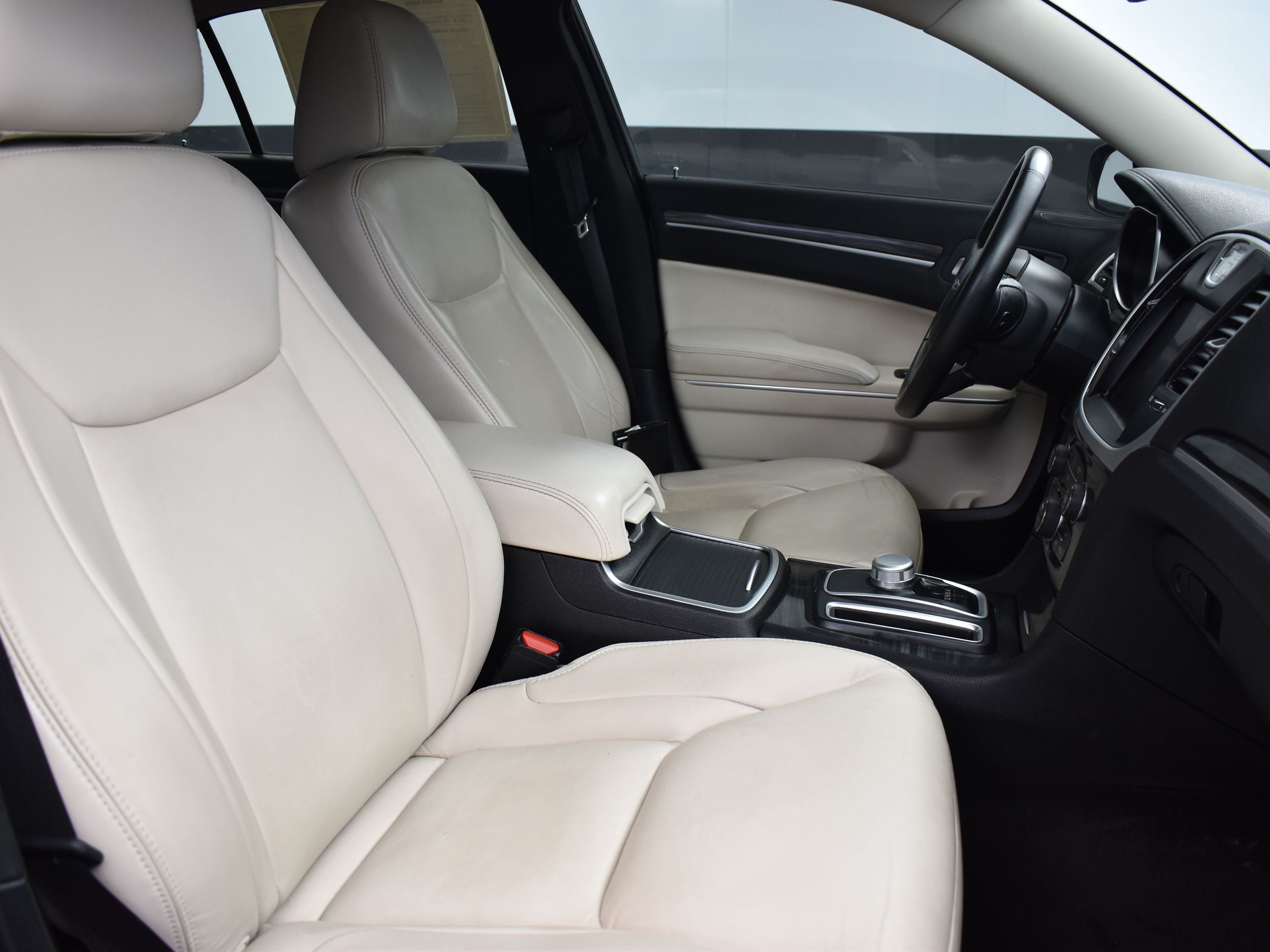 2018 Chrysler 300 Touring Limited photo 3