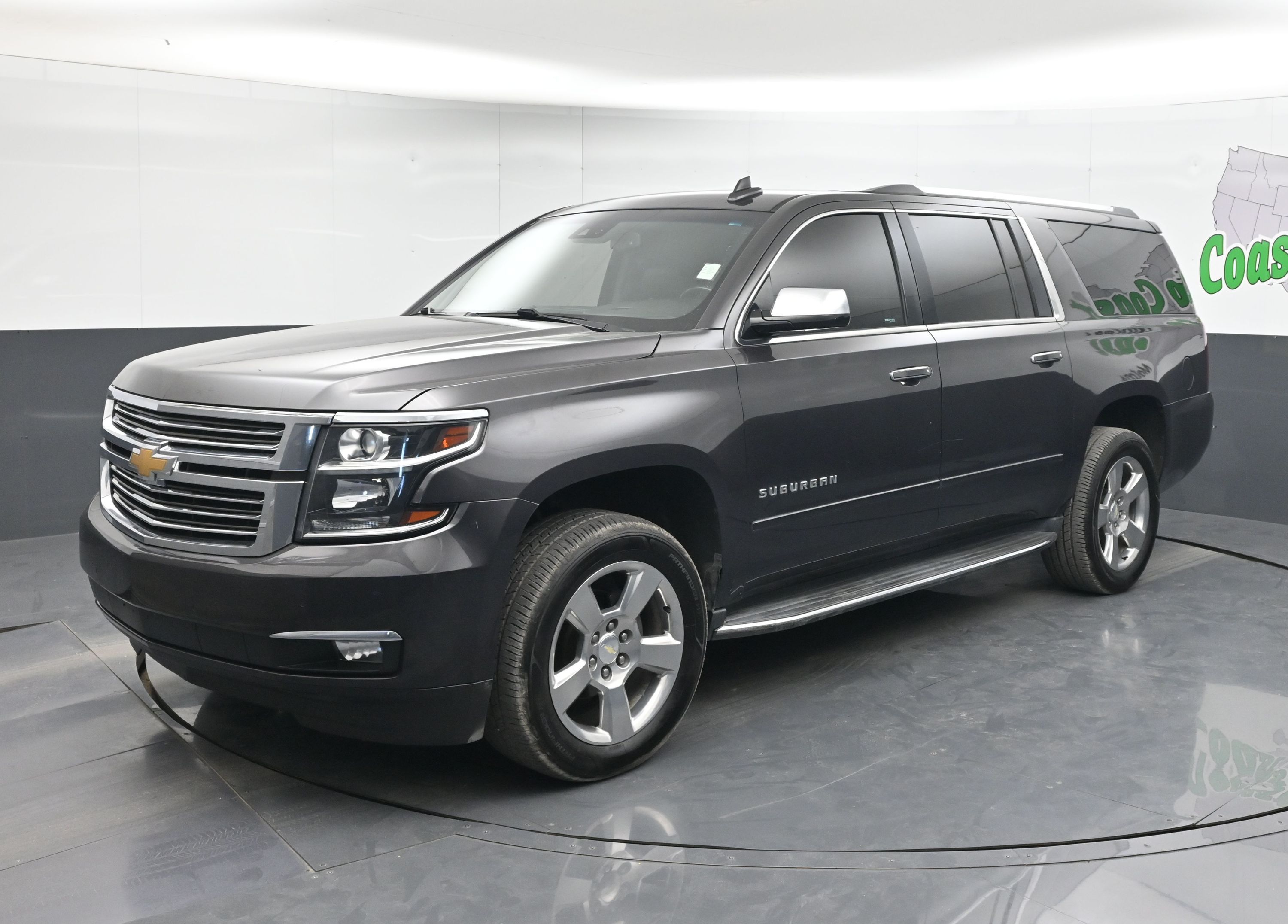 2018 Chevrolet Suburban Premier photo 2