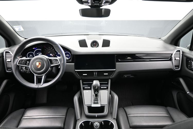2023 Porsche Cayenne 