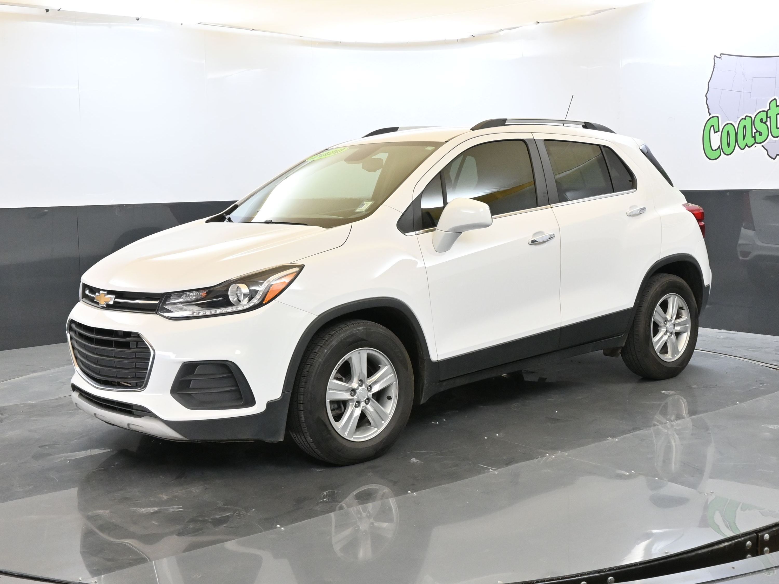 2020 Chevrolet Trax LT photo 2