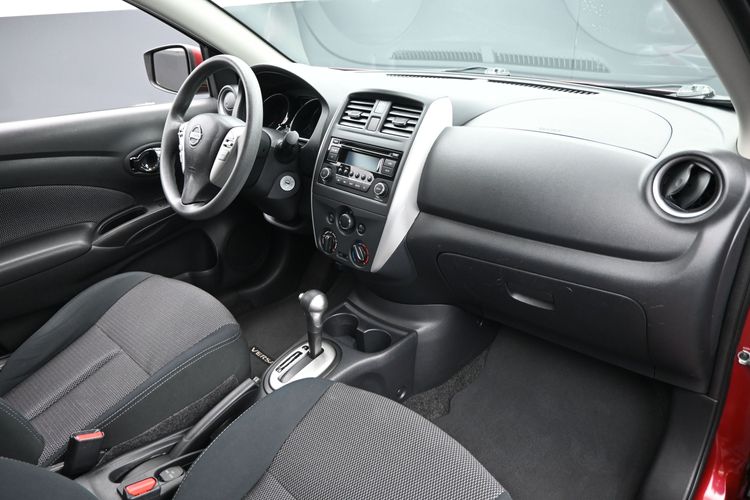 2016 Nissan Versa 1.6 SV