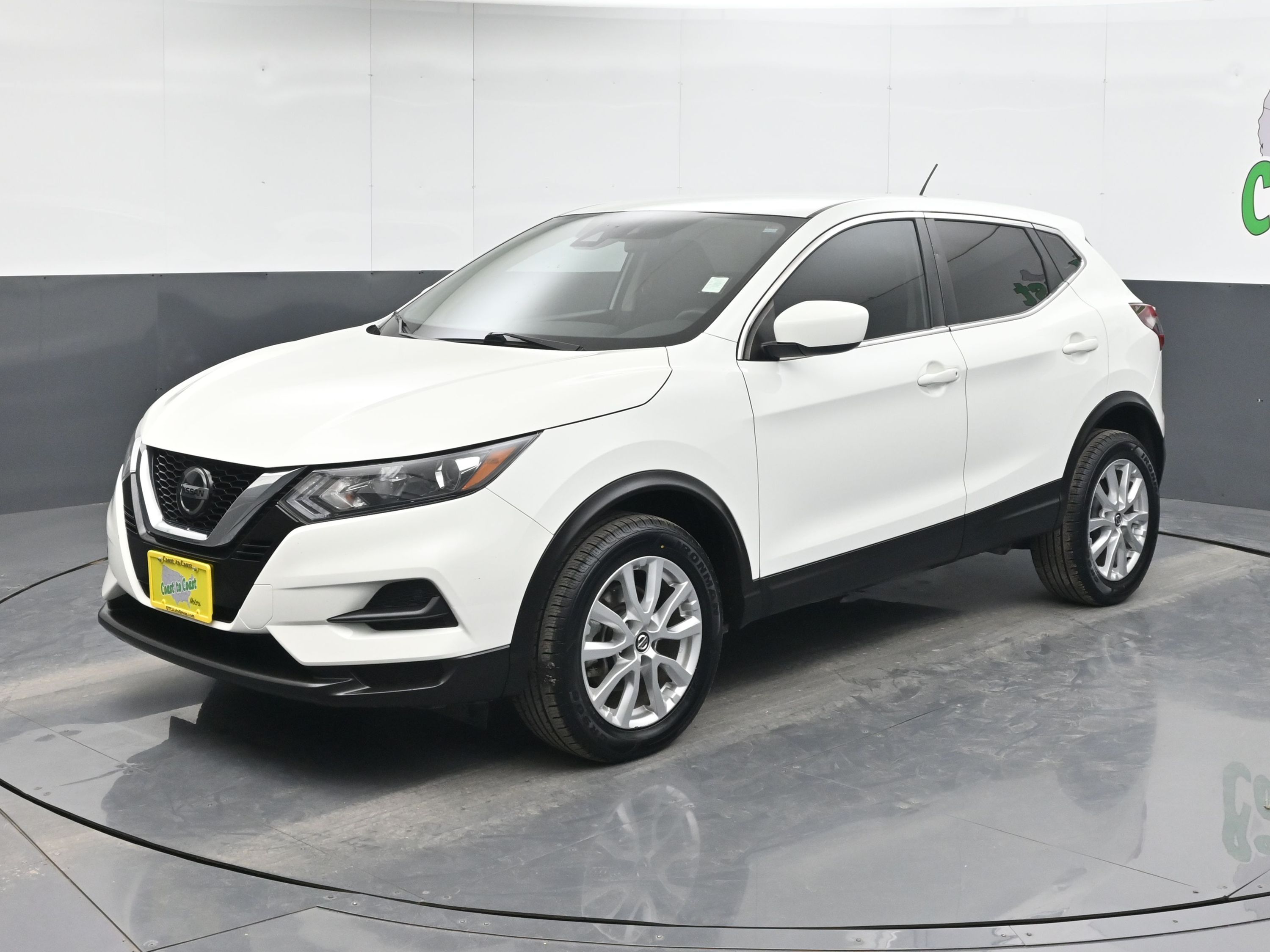 2021 Nissan Rogue Sport S photo 2