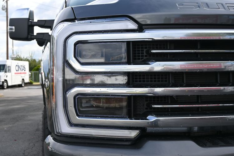 2026 Ford F-350 Super Duty Platinum