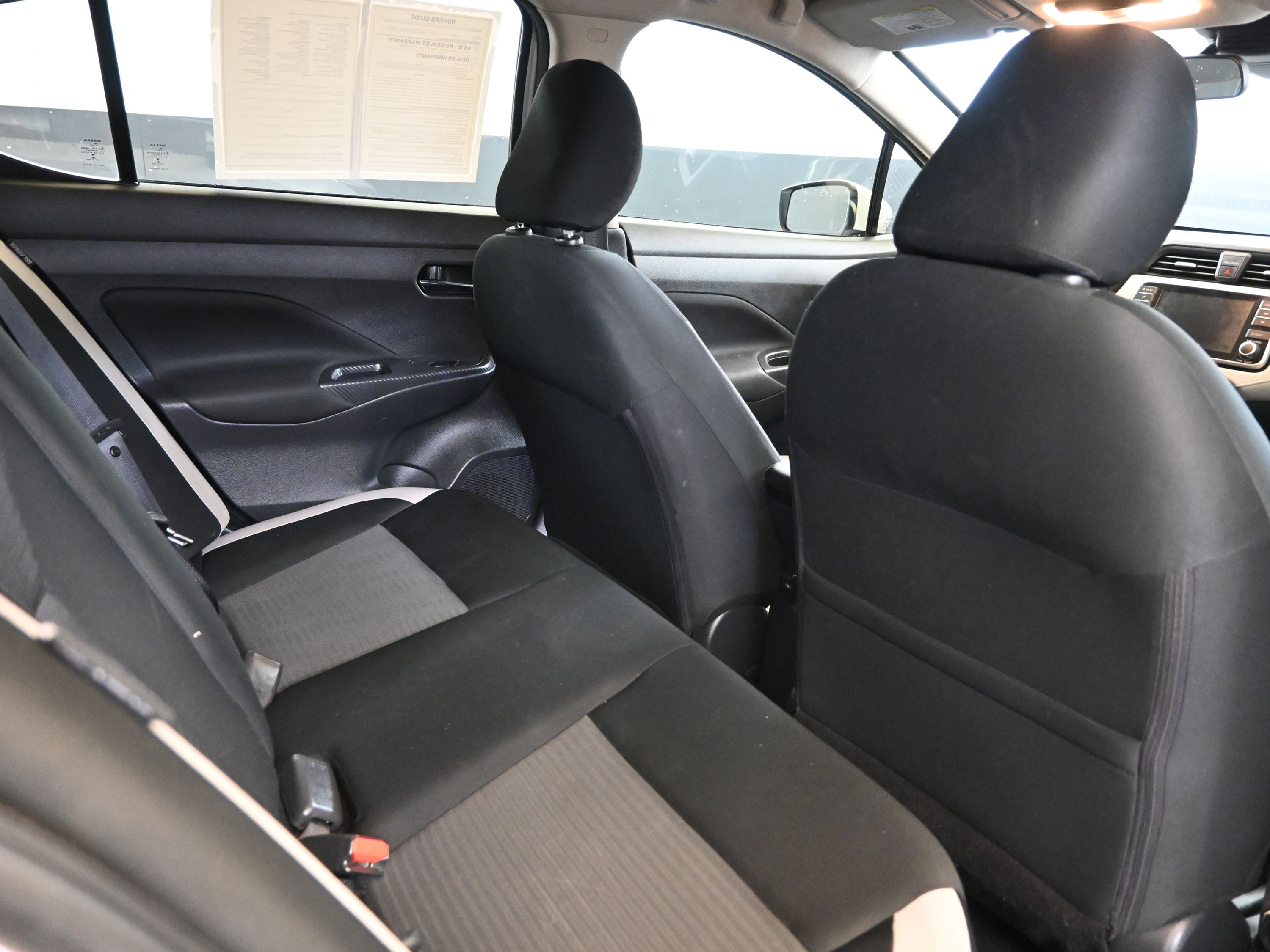 2021 Nissan Versa SV photo 3