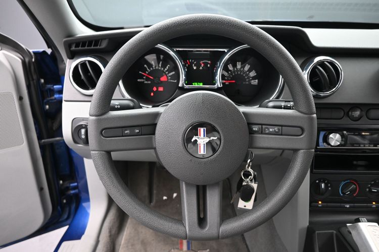 2008 Ford Mustang V6 Deluxe