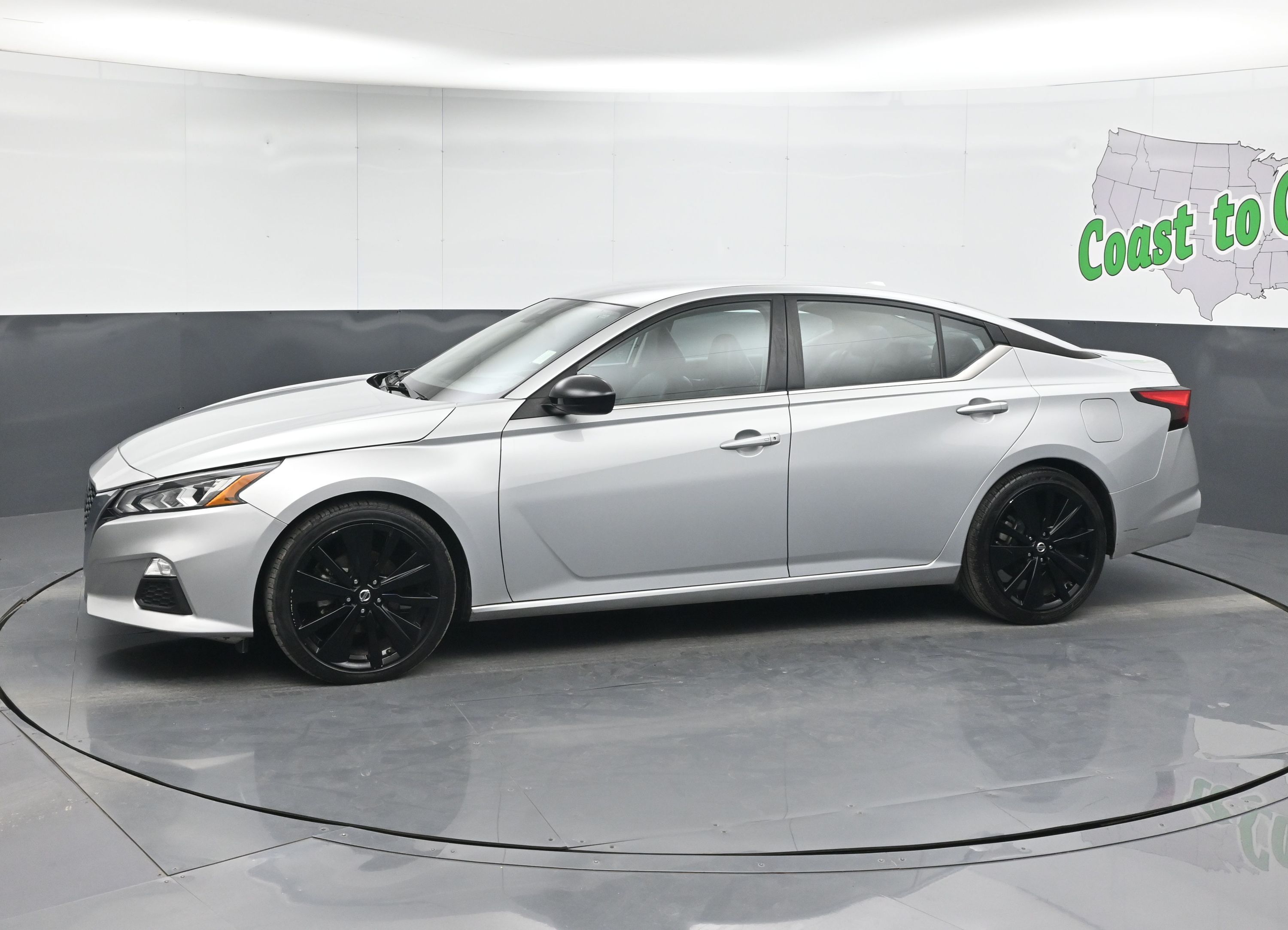 2021 Nissan Altima SR photo 3