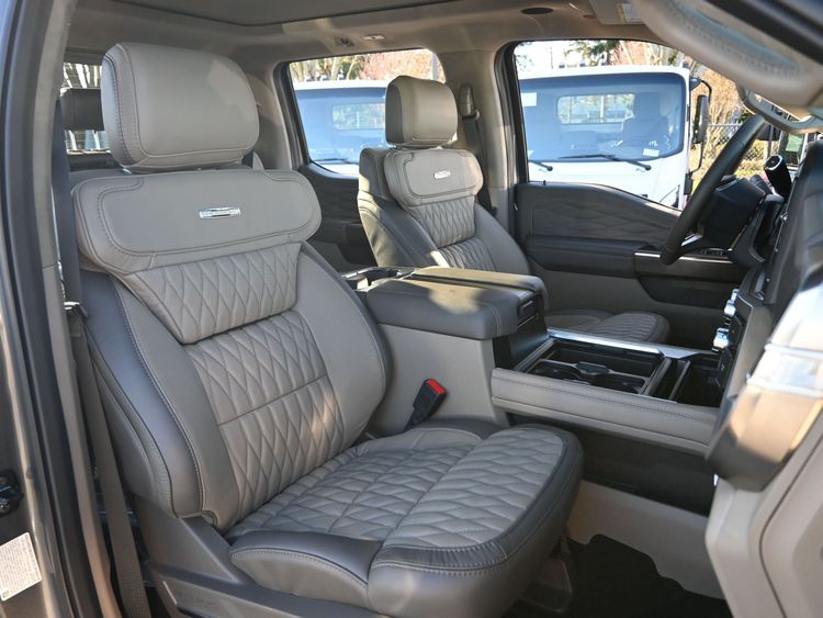 2026 Ford F-350 Super Duty Platinum