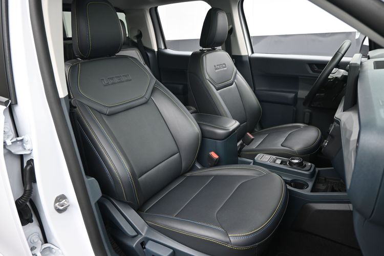 2025 Ford Maverick Lobo