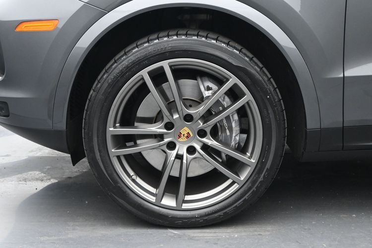 2023 Porsche Cayenne 