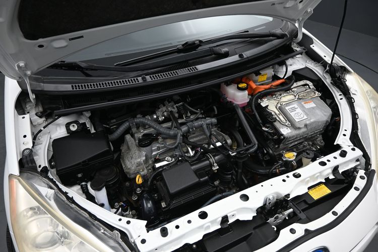 2013 Toyota Prius c Two