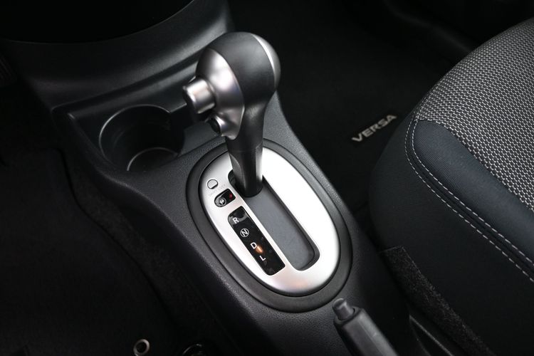 2016 Nissan Versa 1.6 SV