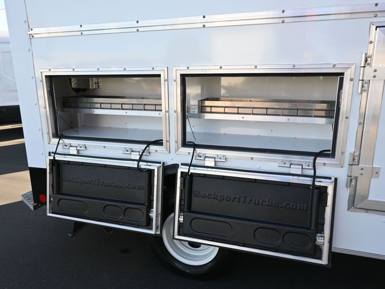 2025 Ford E-450 Cutaway 