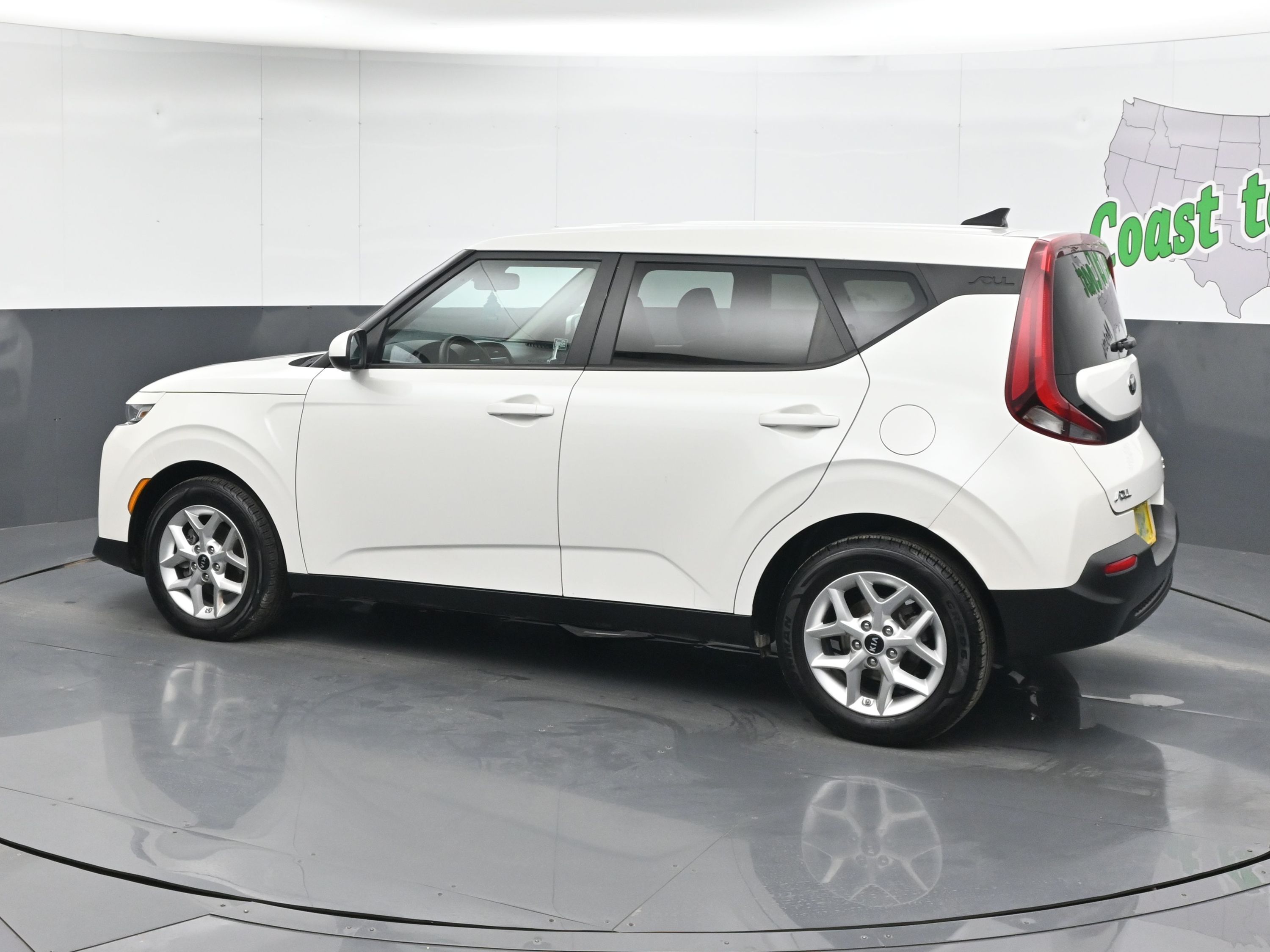 2021 Kia Soul LX S X-Line photo 3