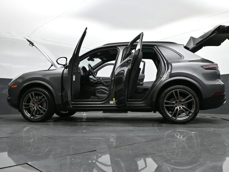 2023 Porsche Cayenne 