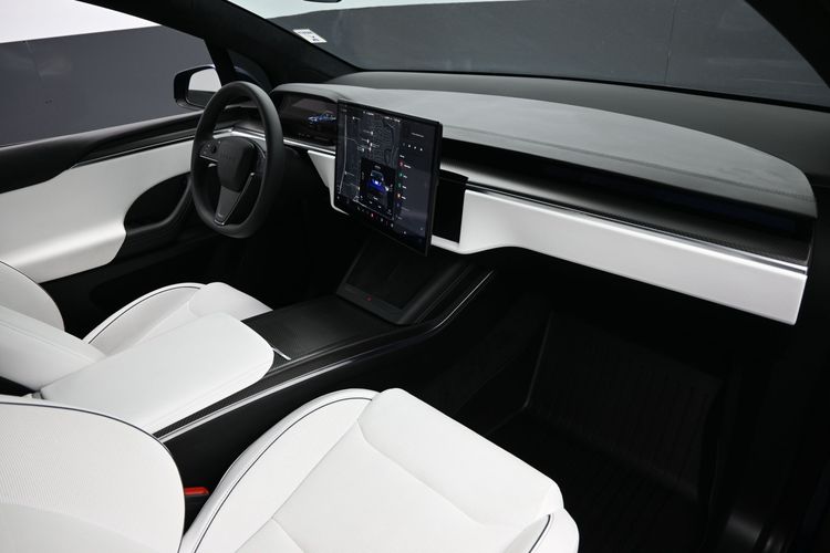 2023 Tesla Model X Plaid Tri Motor All-Wheel Drive
