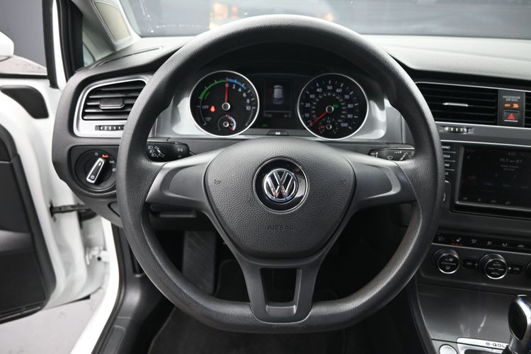 2016 Volkswagen e-Golf SE