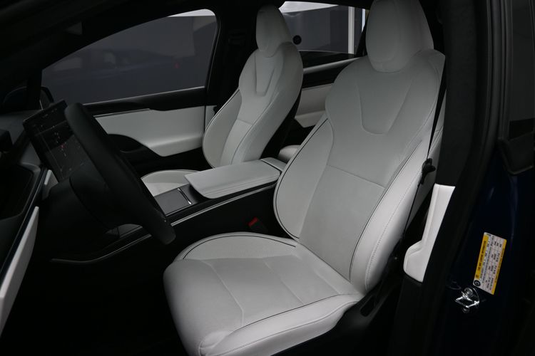 2023 Tesla Model X Plaid Tri Motor All-Wheel Drive