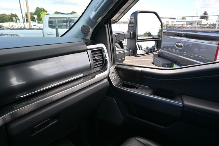 2024 Ford F-250 Super Duty LARIAT