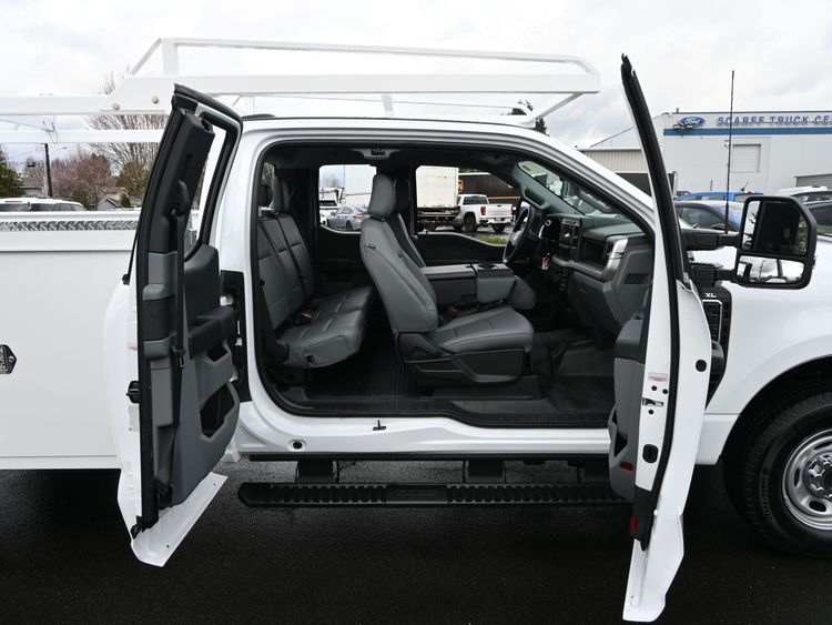 2023 Ford F-350 Super Duty XL