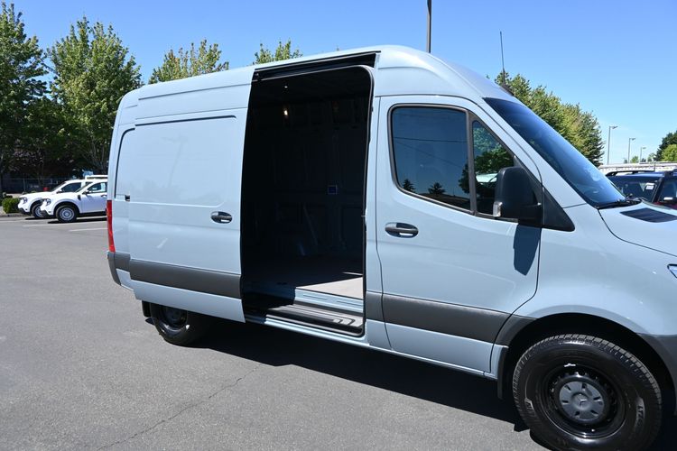 2019 Mercedes-Benz Sprinter 1500 Standard Roof I4