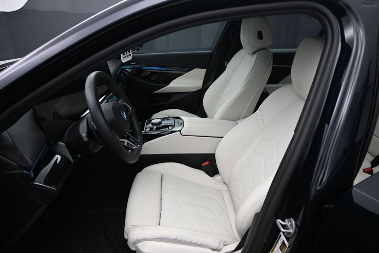 2025 BMW i5 Sedan xDrive40