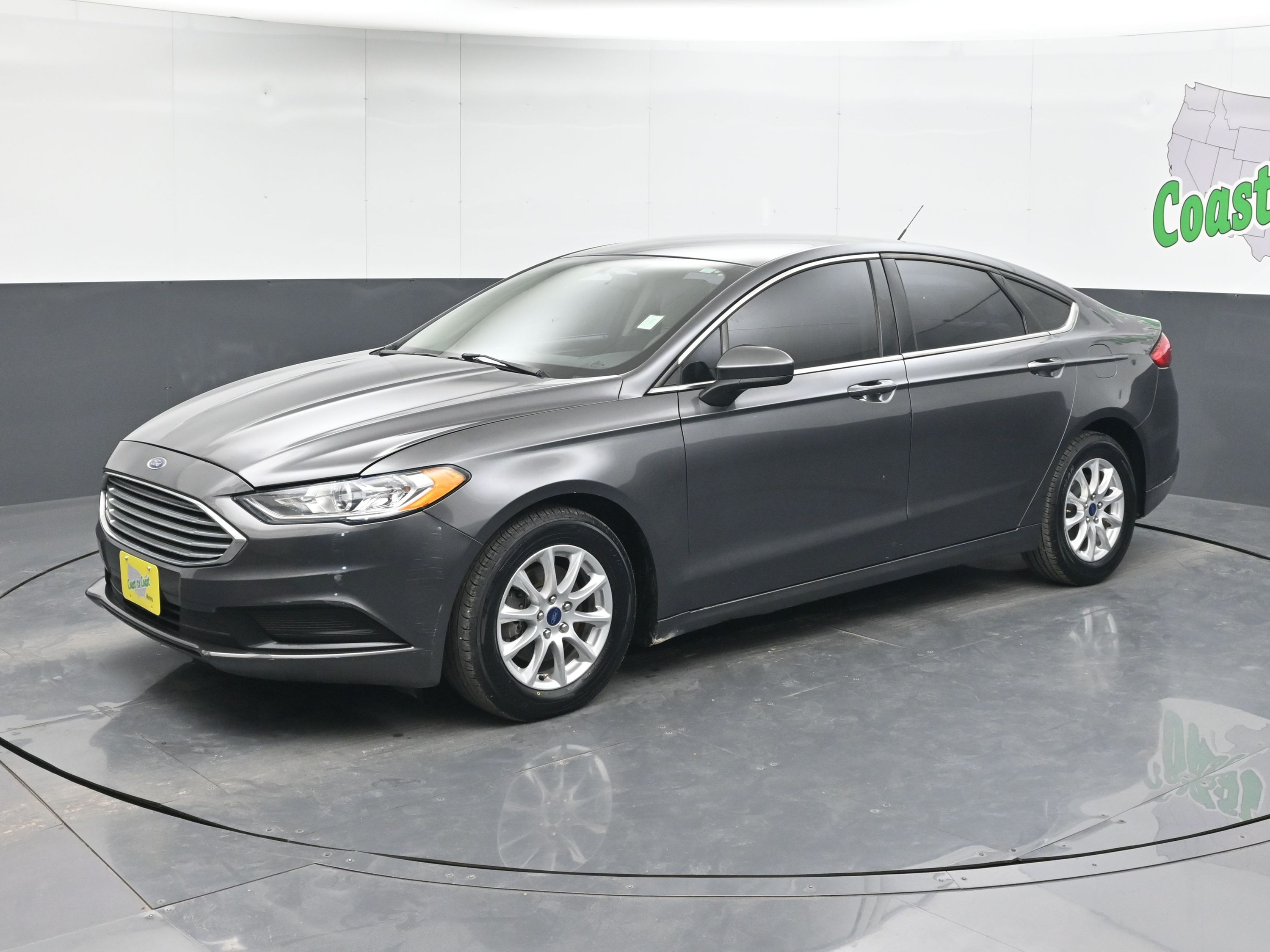 2018 Ford Fusion S's photo