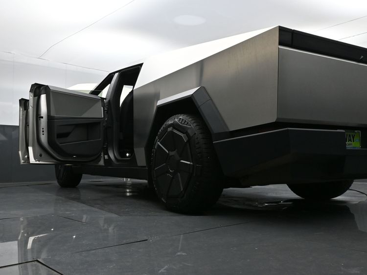 2024 Tesla Cybertruck Cyberbeast
