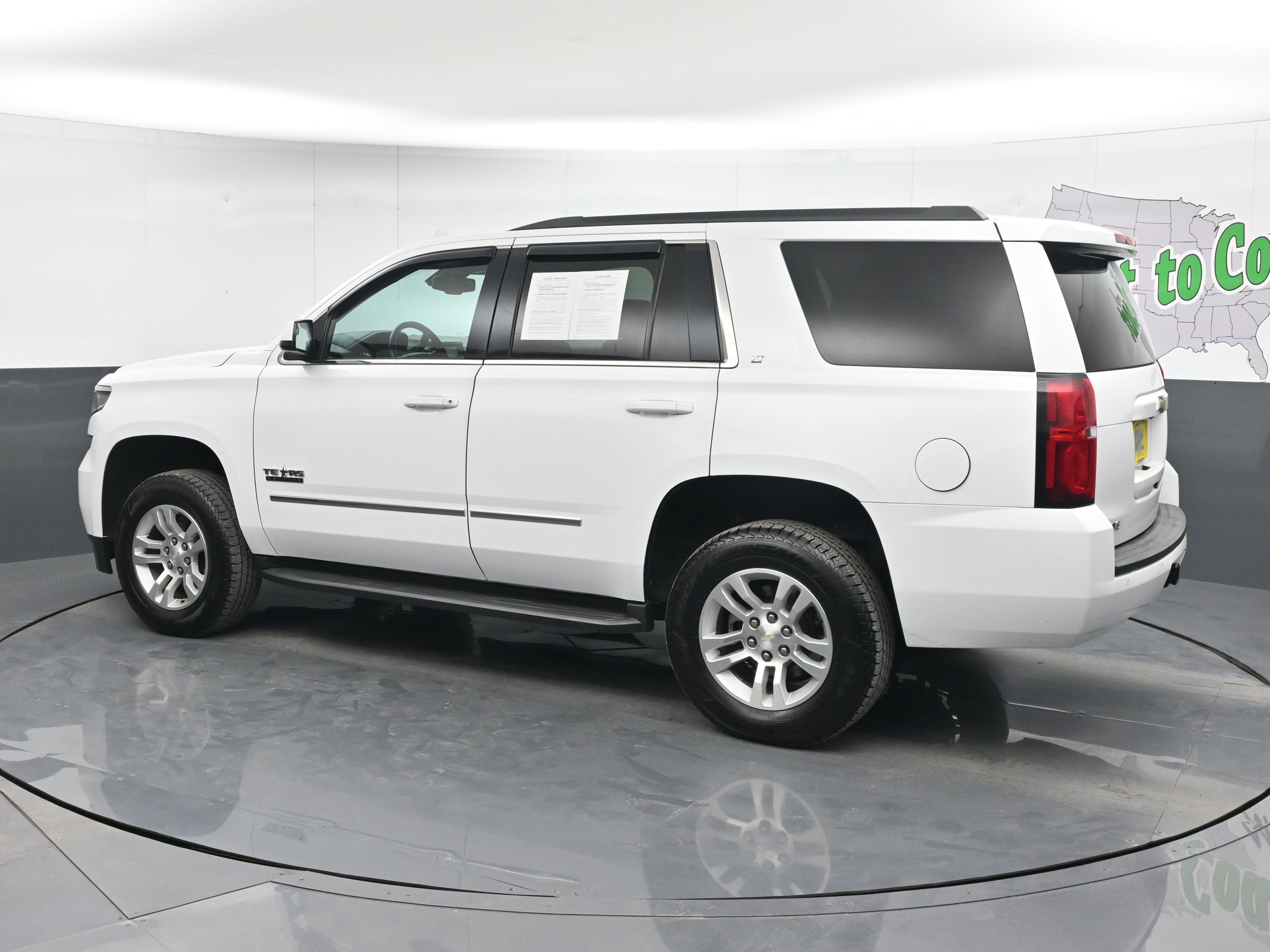 2017 Chevrolet Tahoe LT photo 3