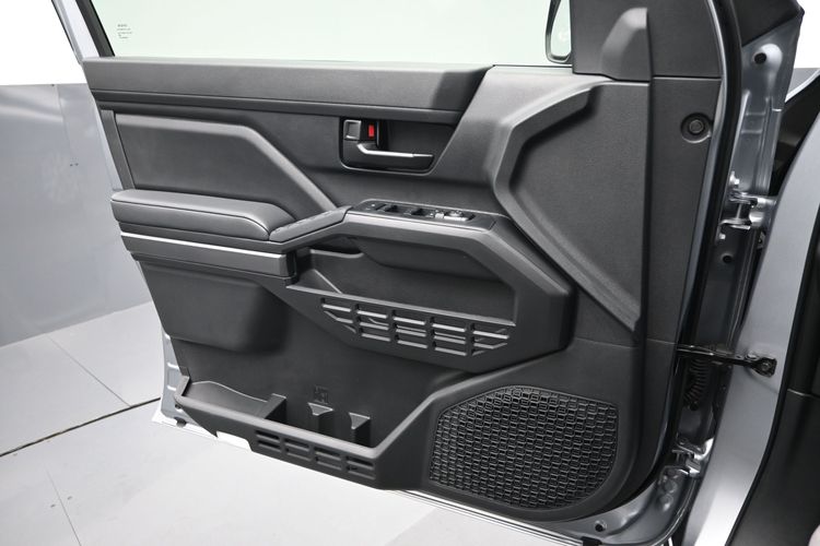 2025 Toyota Tacoma 2WD SR5