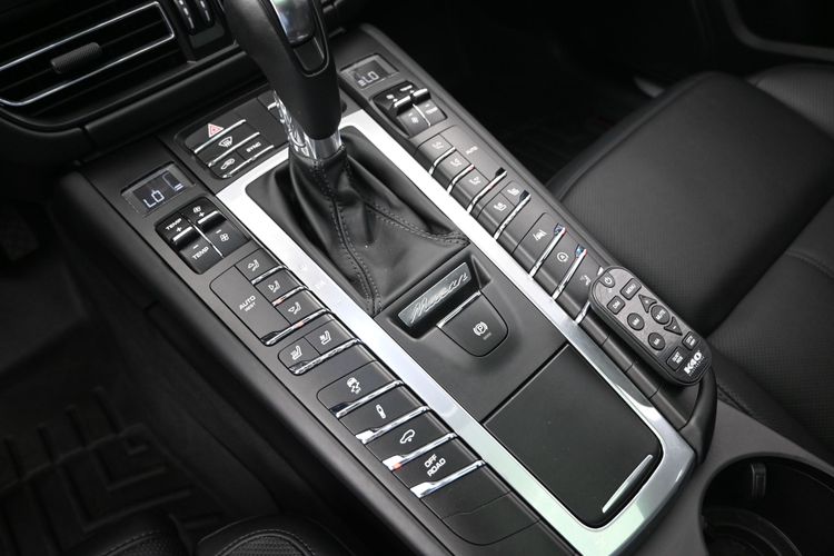 2020 Porsche Macan S