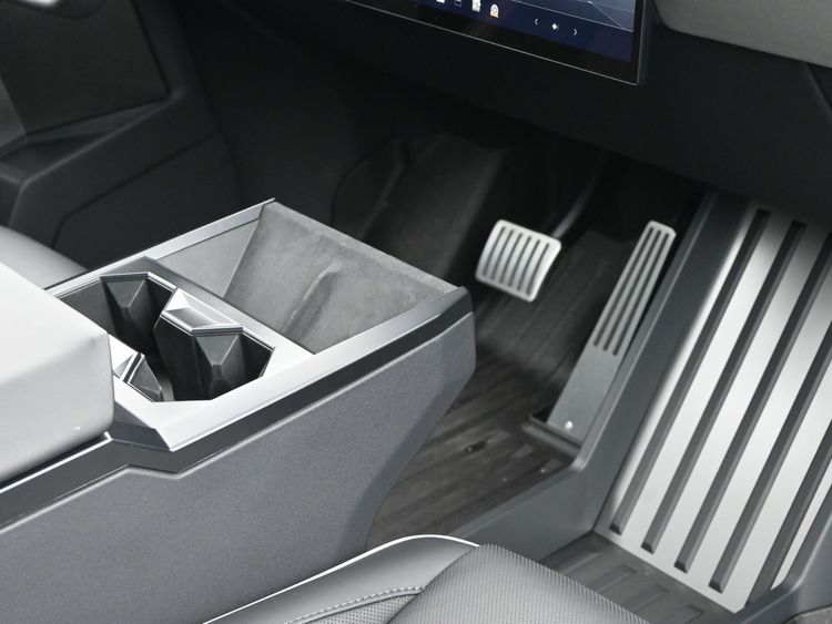 2024 Tesla Cybertruck Cyberbeast