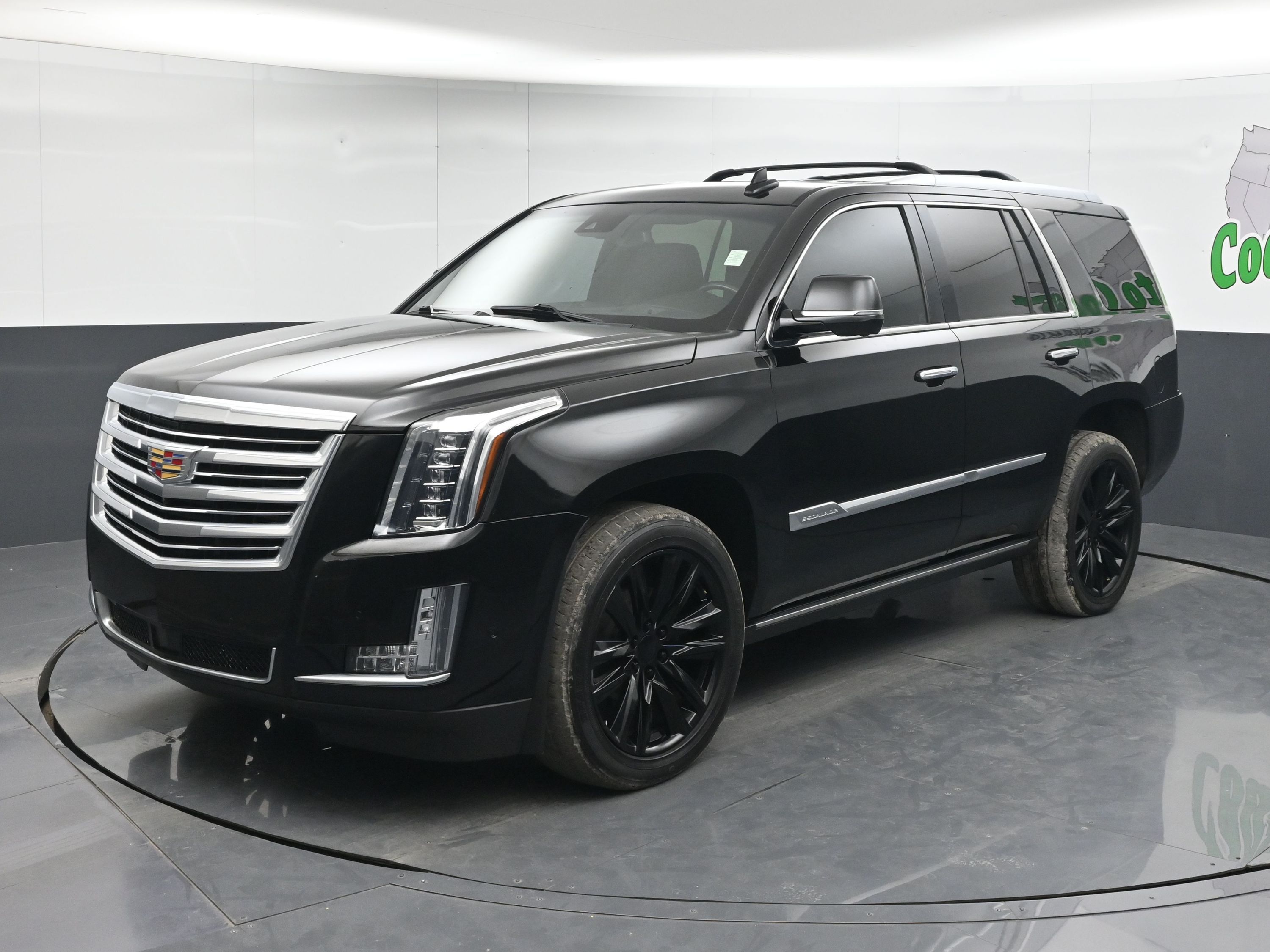 2017 Cadillac Escalade Platinum photo 2
