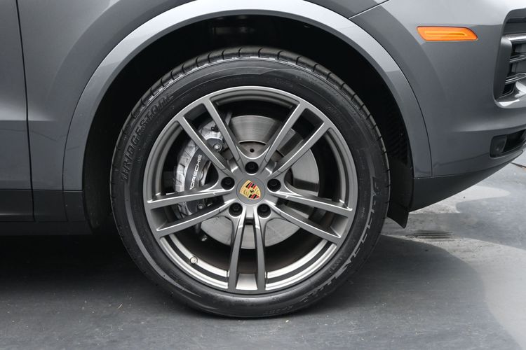 2023 Porsche Cayenne 