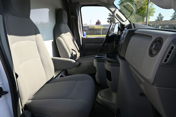 2013 Ford E-450 Cutaway 