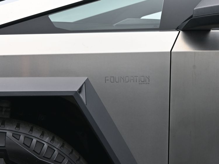 2024 Tesla Cybertruck Cyberbeast