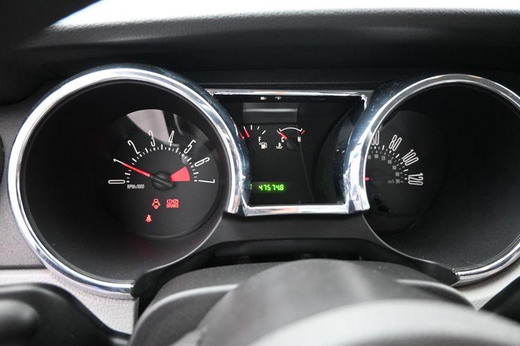 2008 Ford Mustang V6 Deluxe