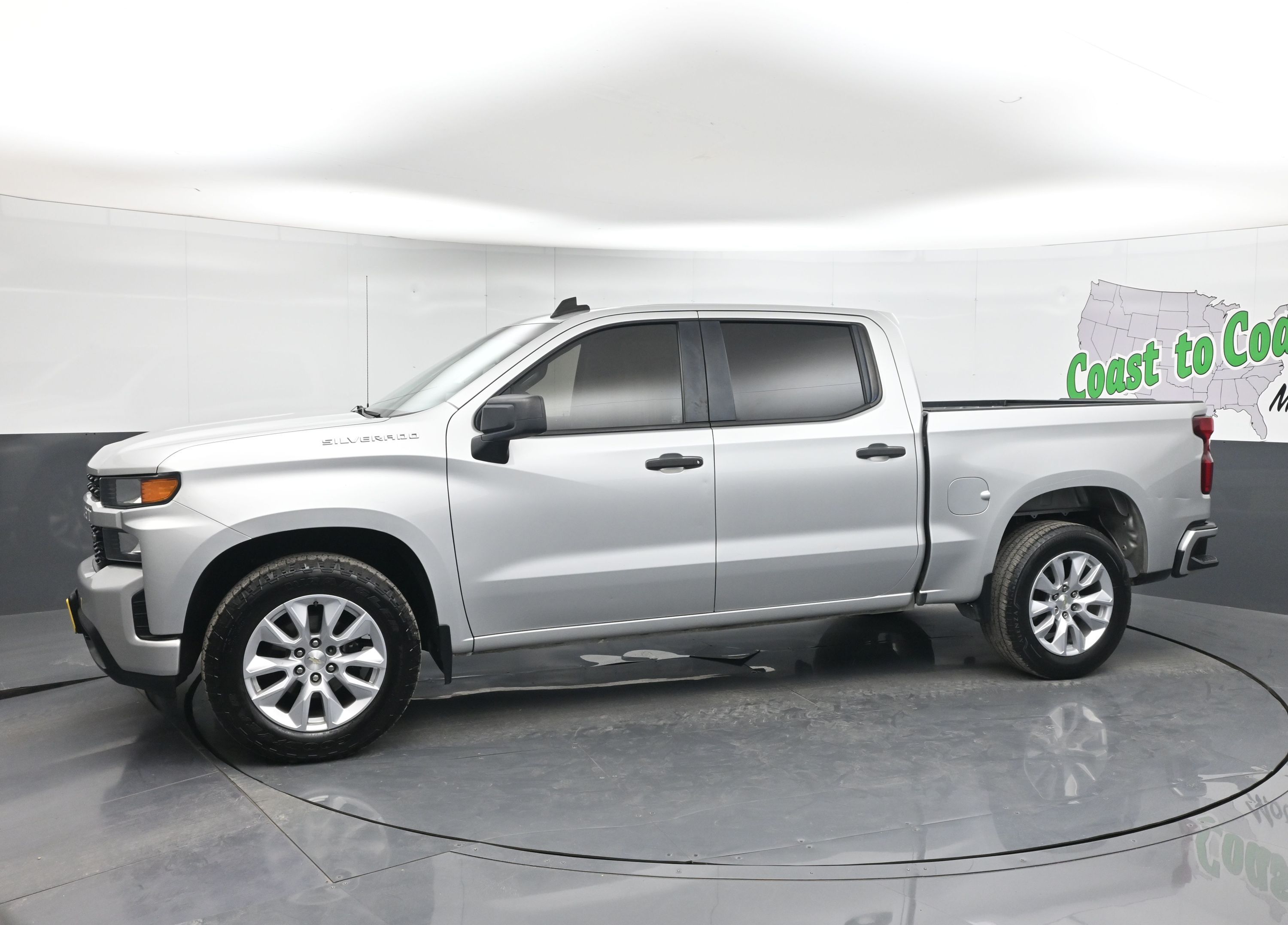 2021 Chevrolet Silverado Custom photo 3